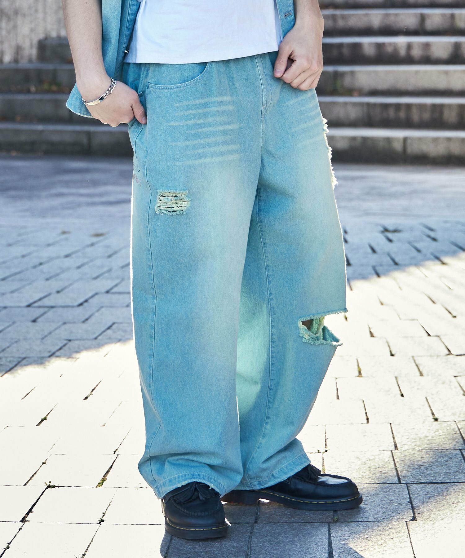 【SEQUENZ】 WASHED LIGHT SLUB DENIM EASY PANTS / デニム 刺繍 オーバーダイ フェード ワイド ダメージ